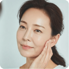 困擾-拍照顯老-新願美學診所(郭毅昕醫師|台北醫美推薦|台北海芙音波媚必提|海芙電波|海菲秀|探索皮秒|喬雅登|熊貓針推薦)